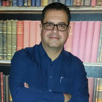 Entrevista a Antonio Parra Sanz, articulista de opinión y crítico literario